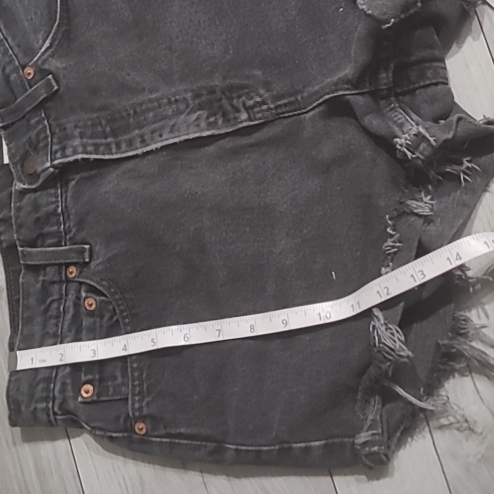 Levi's 521 Tapered High Waisted Shorts - Picture 10 of 10